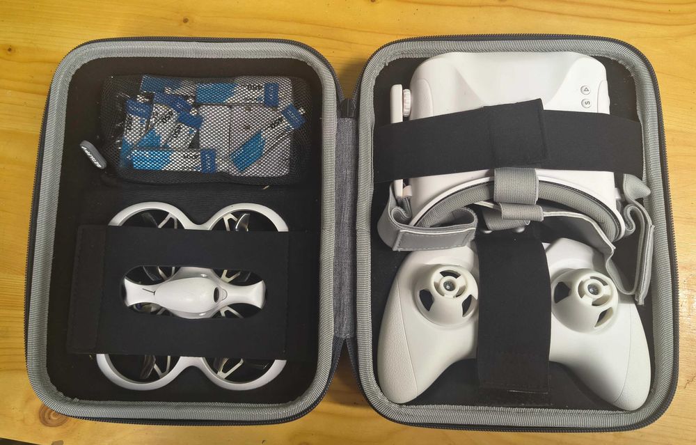 BetaFPV Cetus X RTF ELRS Kit – Kompletny zestaw FPV do nauki (8 baterii, 2 ładowarki, gogle z DVR, etui)