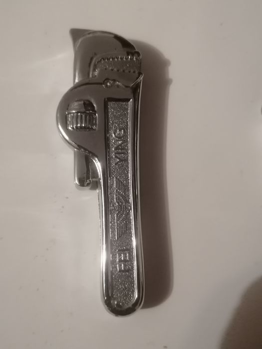 3 isqueiros recarregáveis