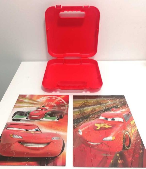 Mala de Plástico com 2 Puzzles Cars