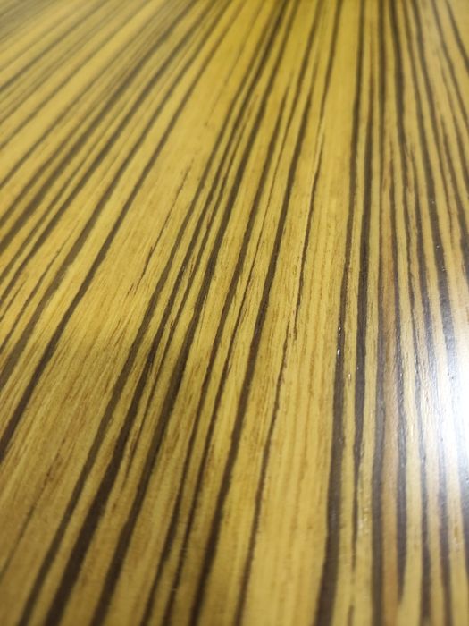 Conjunto mesa de cozinha 1,2 mt x 0,60 mt com 4 cadeiras em bom estado