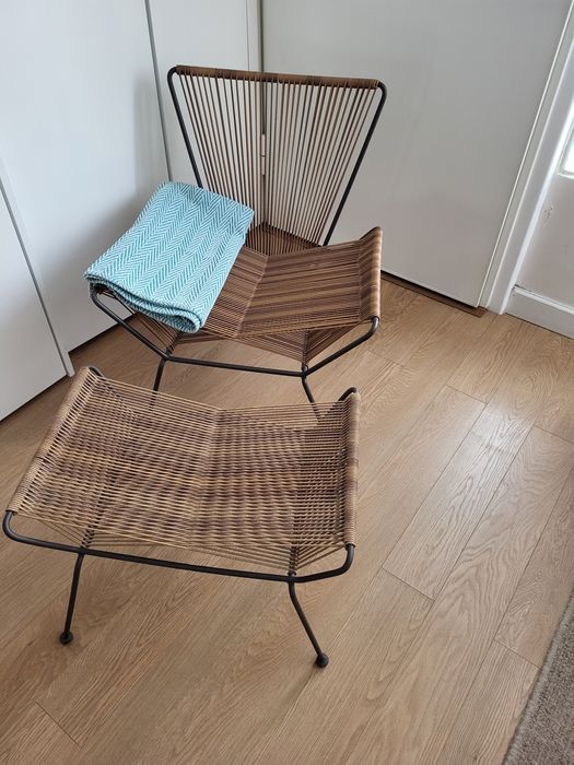 Cadeira e repousa pés loja área (interior e exterior)