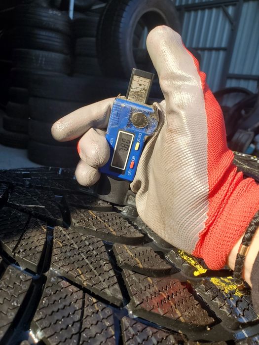 295 30 19 Dunlop бу бв шини колеса