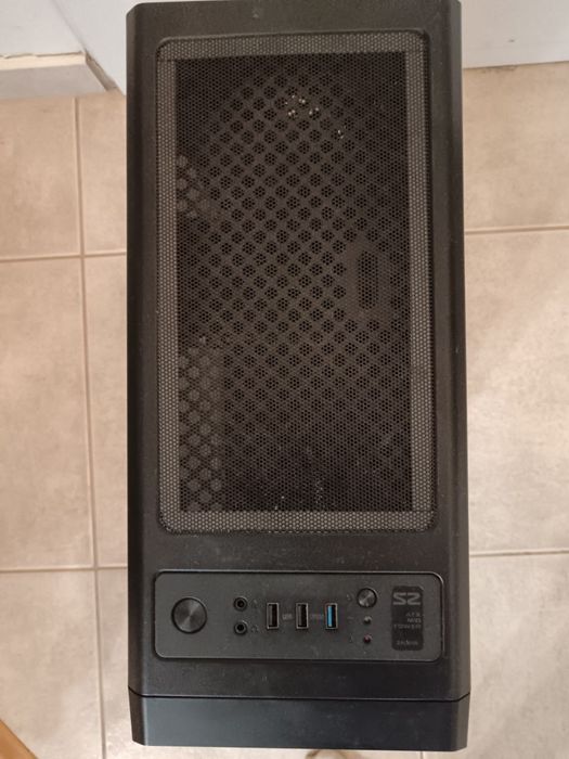 Komputer stacjonarny Ryzen 3 3300X / 32GB RAM / GTX 1650 / SS