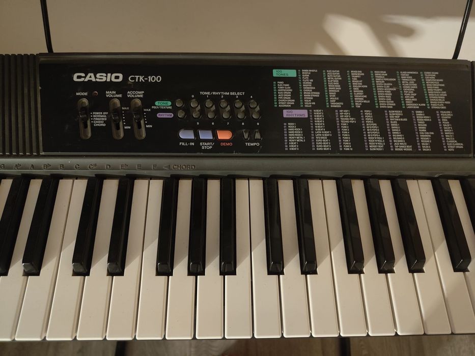 Teclado “Casio” CTK-100