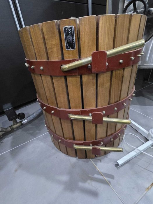 Prensa hidráulica Macaco c Ext. 50 como nova para vinho e bagaço