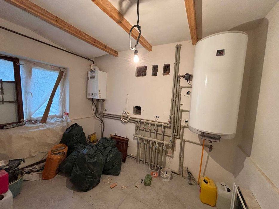 Продаж приміщення 600м². Яремче. Центр. Комунікації. Опалення. Бізнес