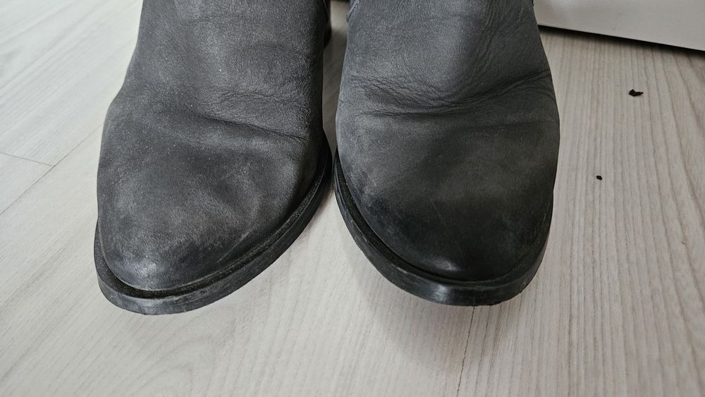 Szare czarne buty botki 38 na obcasie zimowe