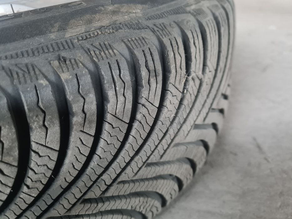 Шини Мішелін 205х60х16 (зимові) на оригінальних дисках VW Beetle 4 шт.