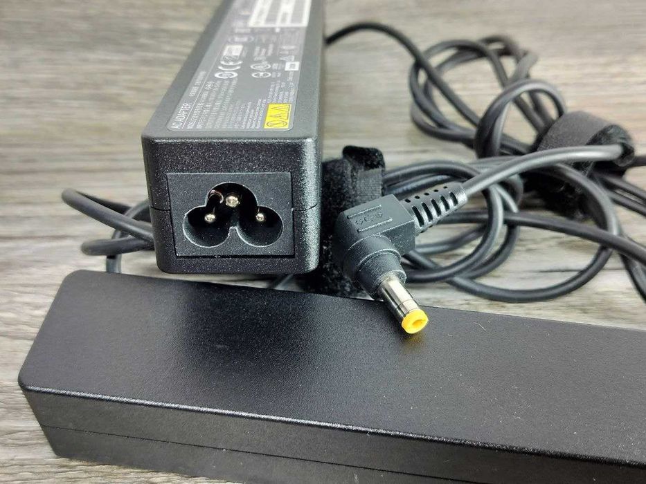 Блок живлення Fujitsu 5.5*2.5 65w 19V 3.42A Asus Toshiba Fujitsu