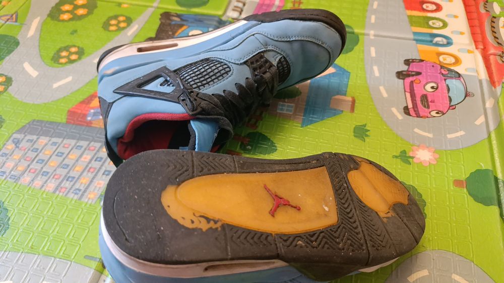 Nike air jordan 4 x Travis Scott