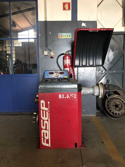 Máquina de equilibrar pneus Fasep B306