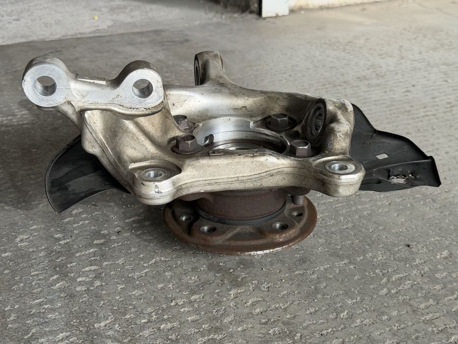 Цапфа передняя правая Toyota Rav4 Toyota Venza 21- AWD  Lexus NX 22- AWD 432010R010 4320142010