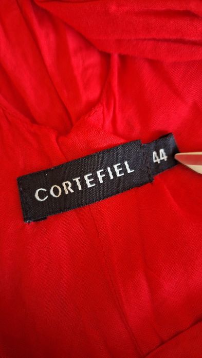 Vestido vermelho (Cortefiel)