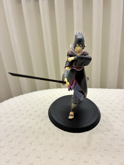 Figuras de Naruto e One piece