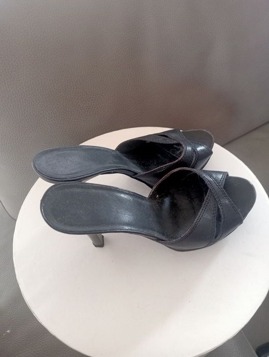 Sandálias Arezzo pretas pele genuína 37