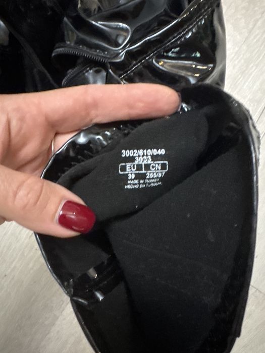 Продам сапожки латексні