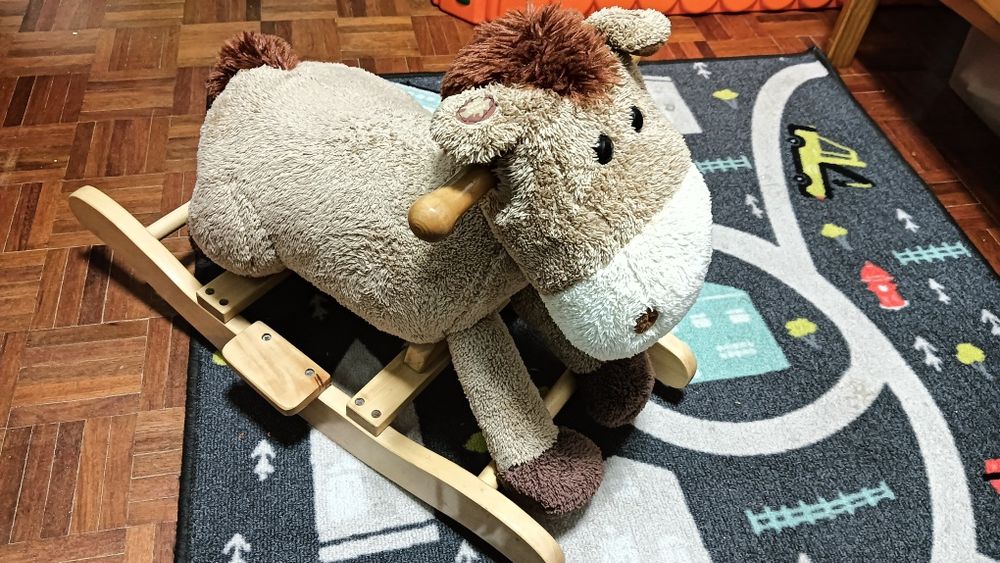 Baloiço com som criança