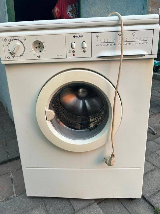 Пральна машина, трохи підтікає, бу або на запчастини,