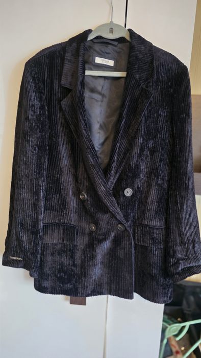 Продаю пиджак Peserico