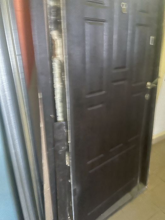 Продам вхідні двері