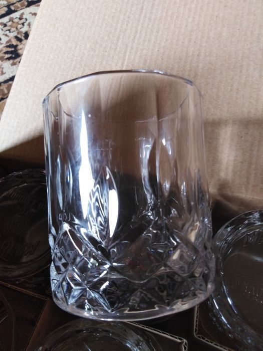 Фірменні стакани на віски