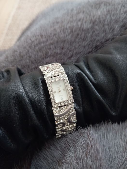 Женские часы L.Chic .Франция .