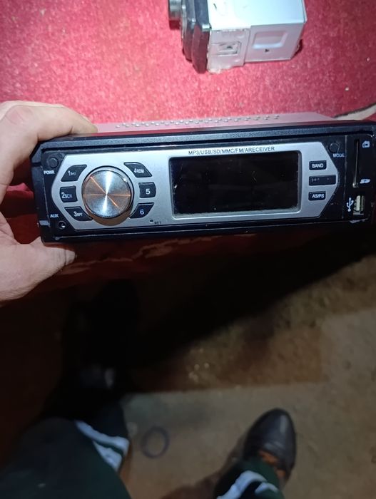 Продається магнітола в робочому стані.