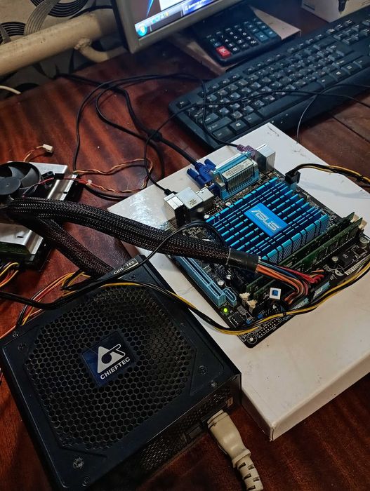 Материнська плата ASUS AT5NM10-I/SI