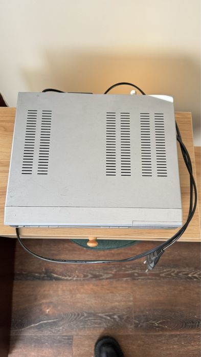 Сателітарна антена на 3 головки і приставка