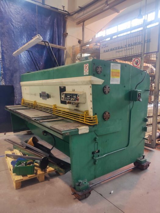 Gilotyna do cięcia blach