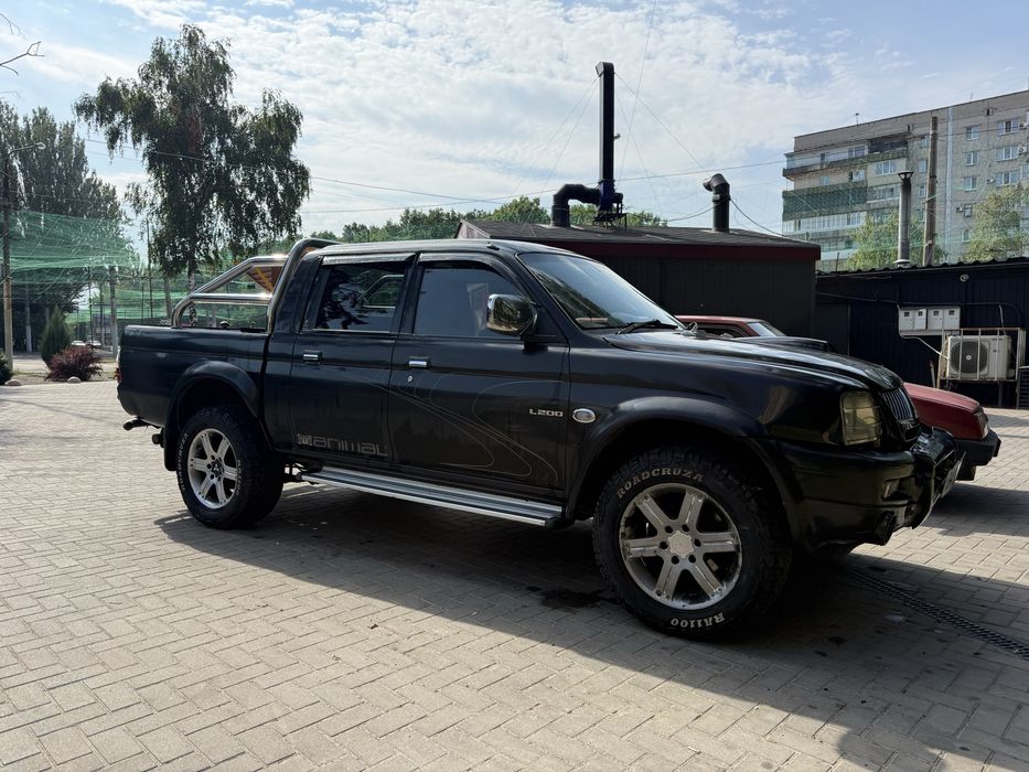 Mitsubishi L200 2005