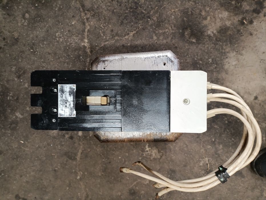 Автомат Автоматичний вимикач А3716 100А