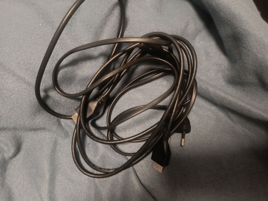 PS4 Slim 1TB – A funcionar bem (Leitor de discos avariado)  Bom estado