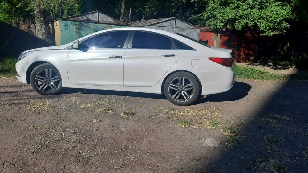 Hyundai Sonata 2015 VIN KMHEC41LBGA683817 фото оголошення 3 з 10