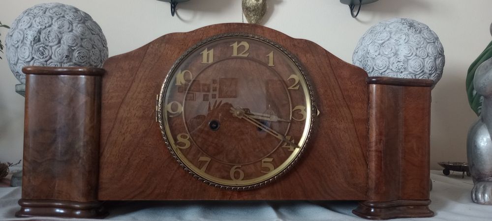 Zabytkowy zegar Zentra Kinzle