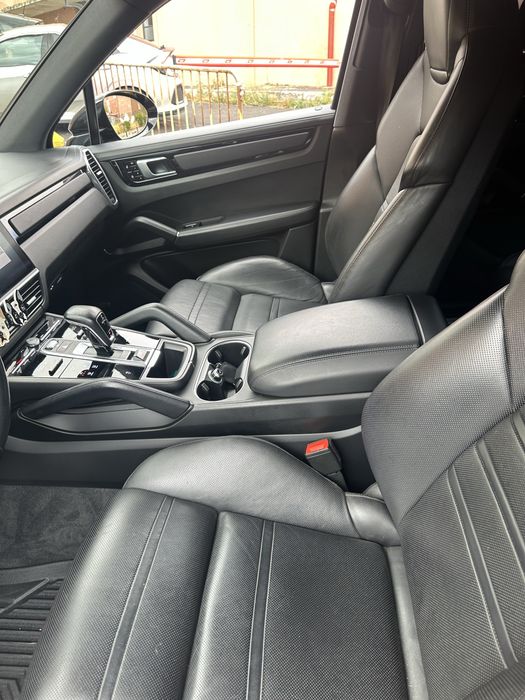 Porsche Cayenne — fotografia 9
