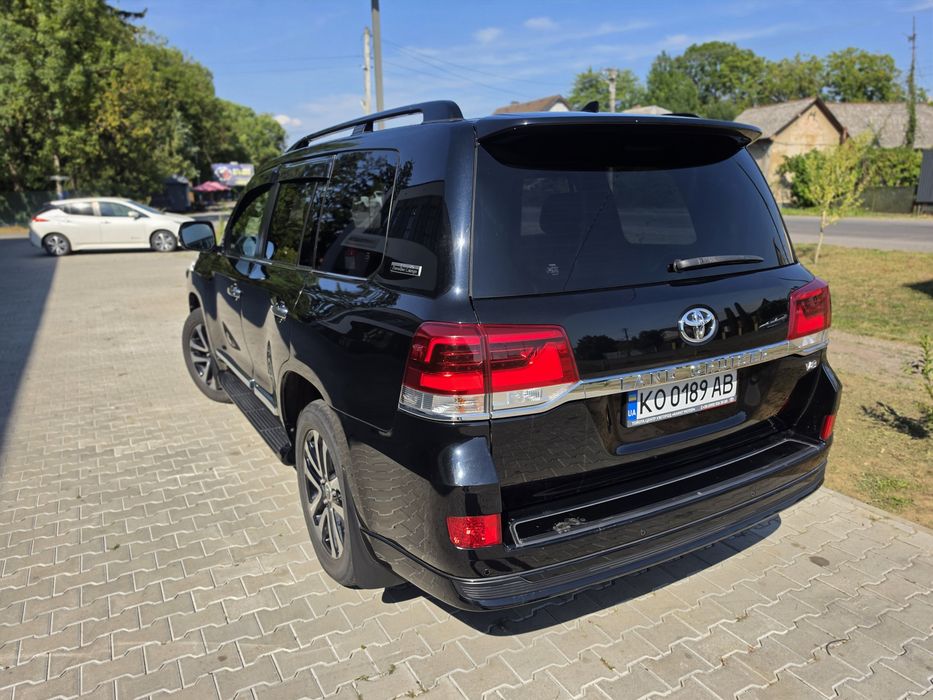 Toyota Land Cruiser 2019 VIN JTMCV02J804275399 фото оголошення 2 з 8