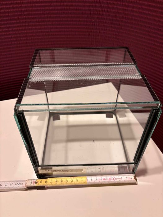 Terrarium szklane o wymiarach 20 × 20 × 20  gilotyna. 2 SZTUK