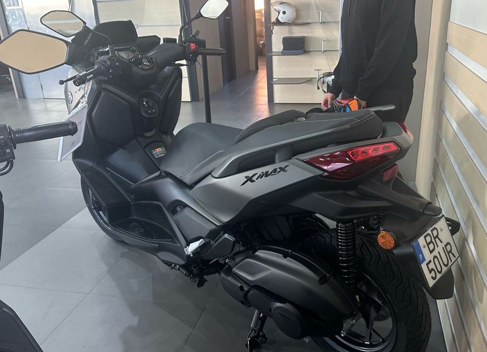 Yamaha X-max 125