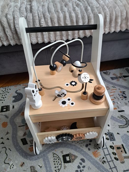 Pchacz stolik drewniany mamabrum