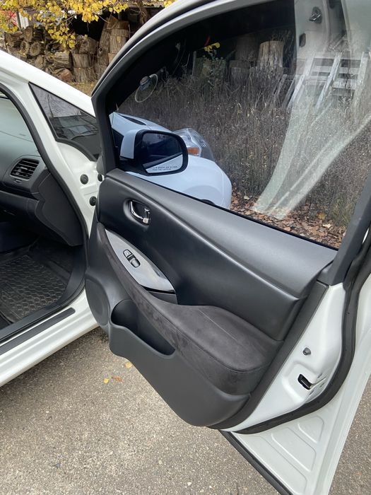 Продам Nissan Leaf 2014