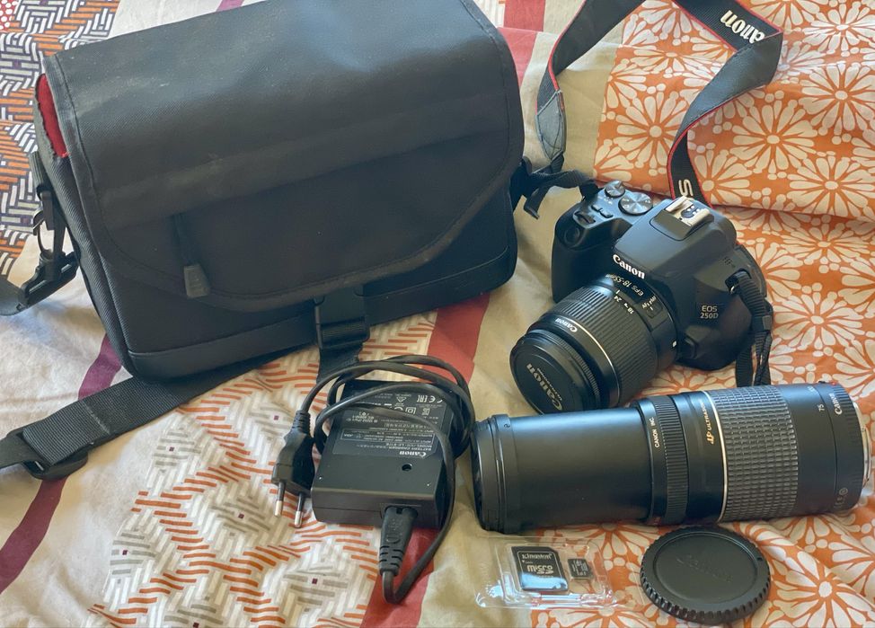 Cãmera fotografica Canon 250D + extras