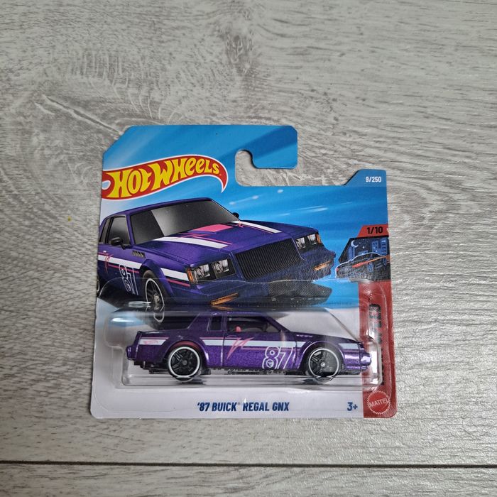 Samochodzik Hot Wheels '87 Buick Regal GNX JJM00 Treasure Hunt