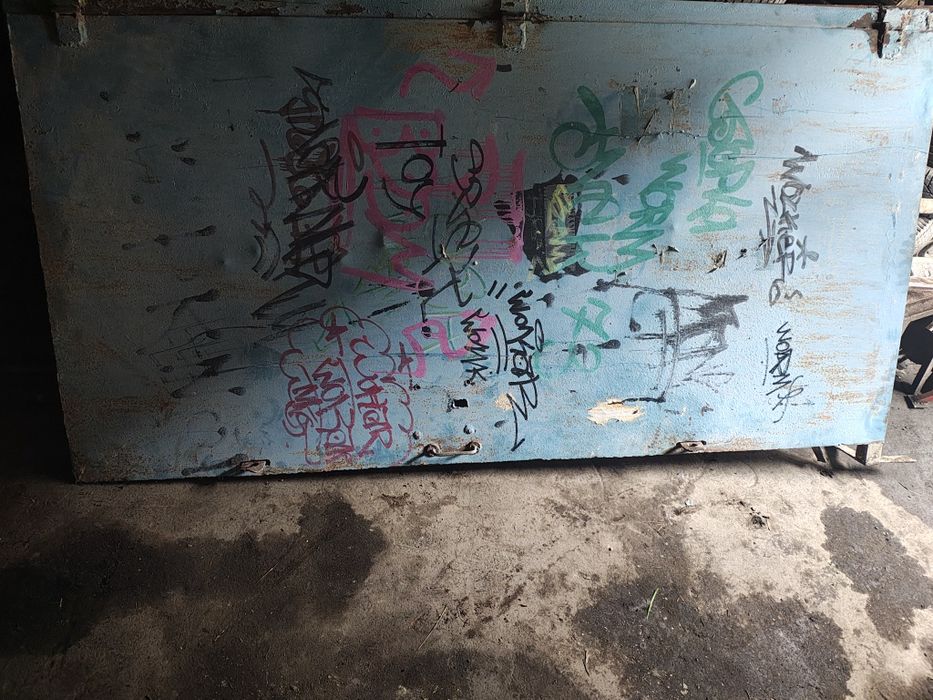 Продам жалізні двері