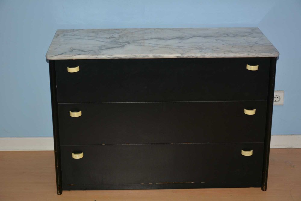 Vende-se cómoda e 2 mesas de cabeceira