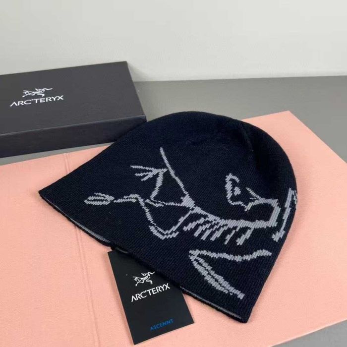 Zupełnie nowa czapka Arc'teryx