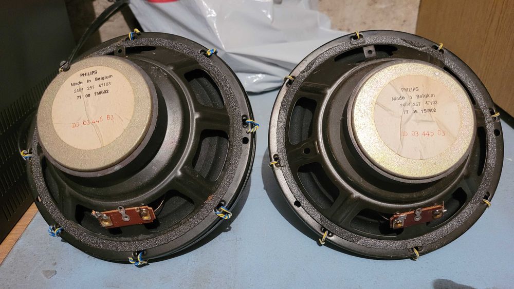 Głośniki 4 szt. z Renault 25 V6 Iniection. Wersja z wieżą audio.