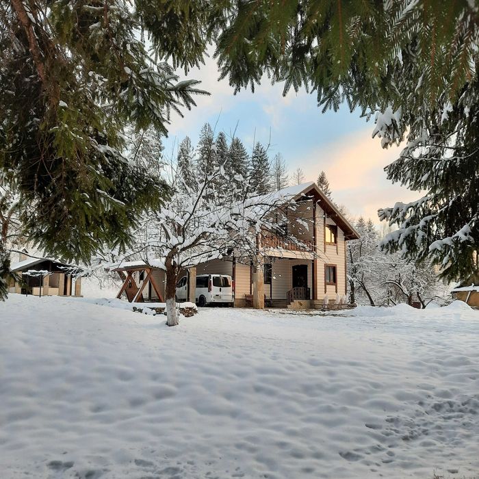 Котедж WHITE HOUSE в Микуличині на 8 осіб оренда подобово