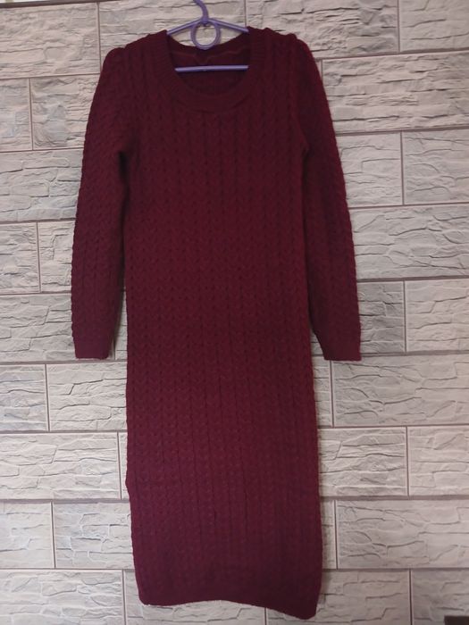 Тепла в'язана сукня максі