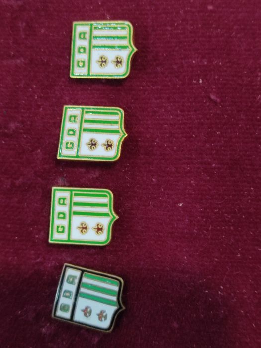 Pin / emblema 4x do GD Azambuja